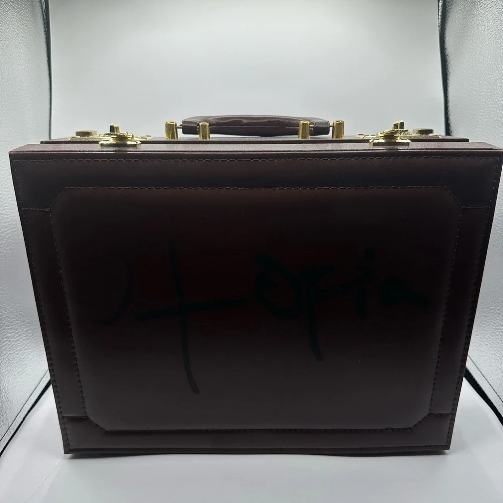 Travis Scott elegant brown